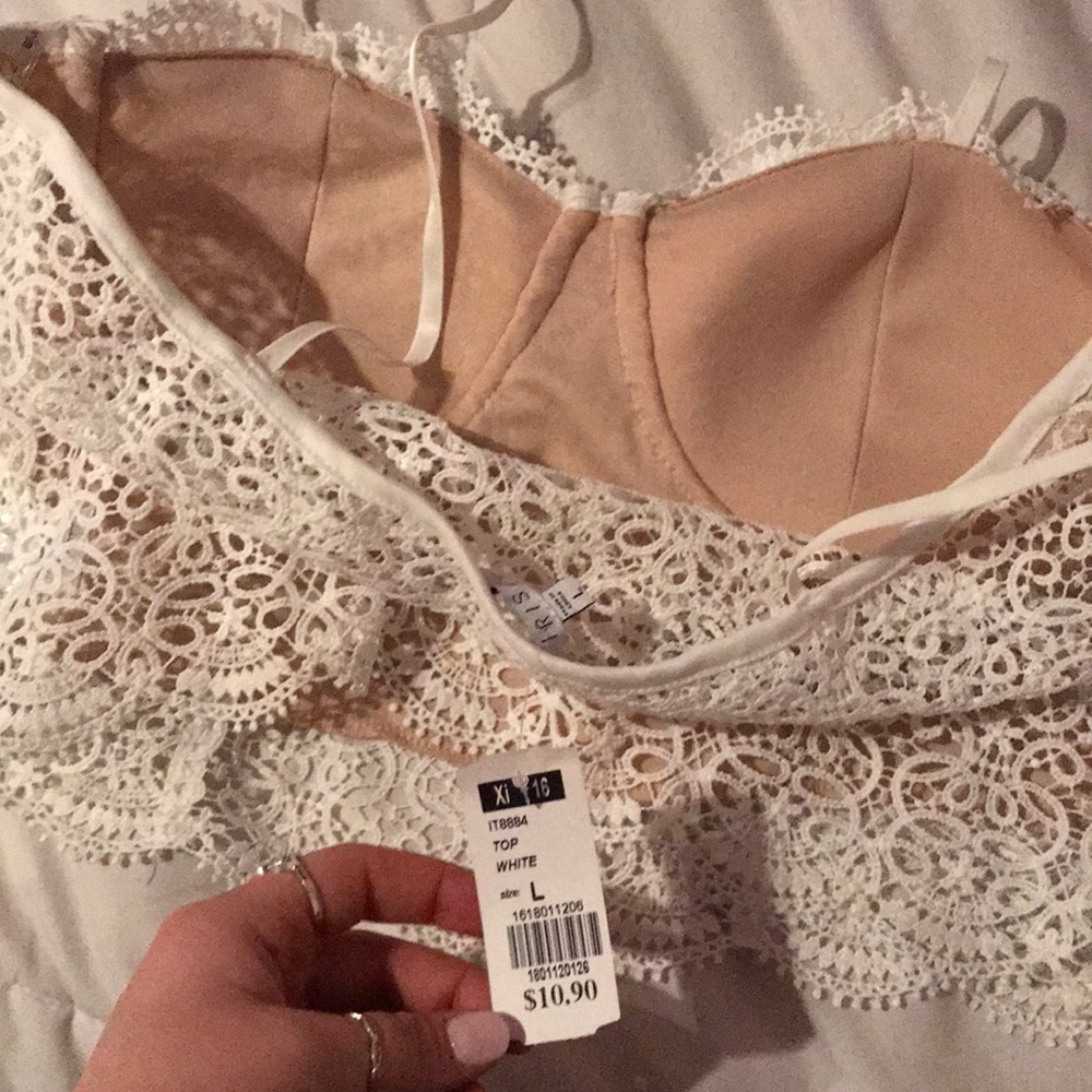 Crop top - Picture 2 of 3
